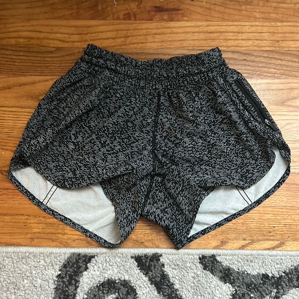 LULULEMON Tracker shorts 4”